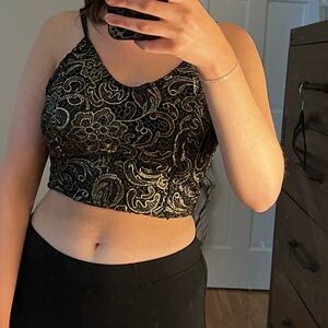 Cropped patterned top